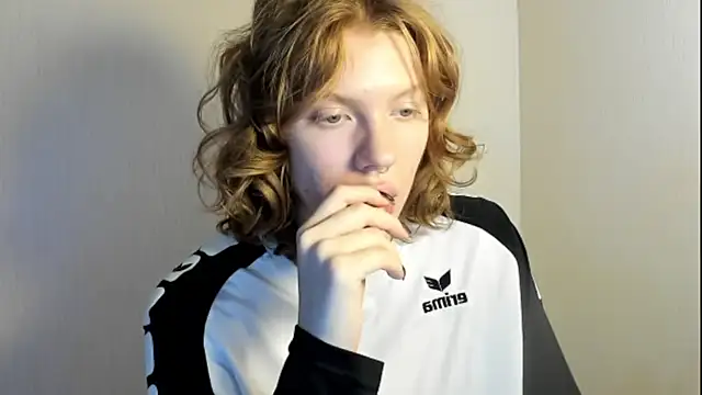 StellaDavis online show from 11.05.25