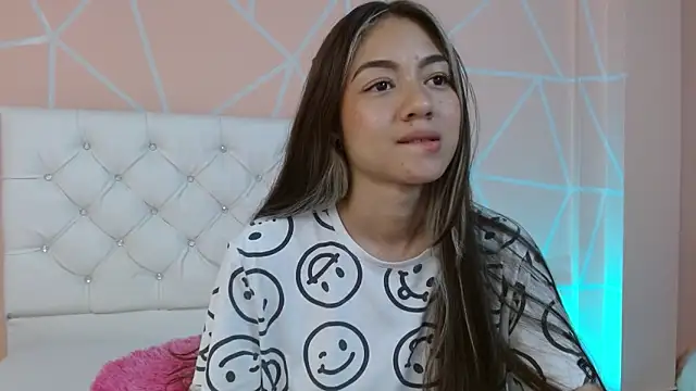 Snapshot of hantonella_ chatting on 09.22.25 hantonella online show from 09.22.25