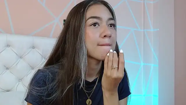 Snapshot of hantonella_ chatting on 10.03.25 hantonella online show from 10.03.25