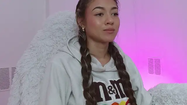 Snapshot of hantonella_ chatting on 11.06.25 hantonella online show from 11.06.25