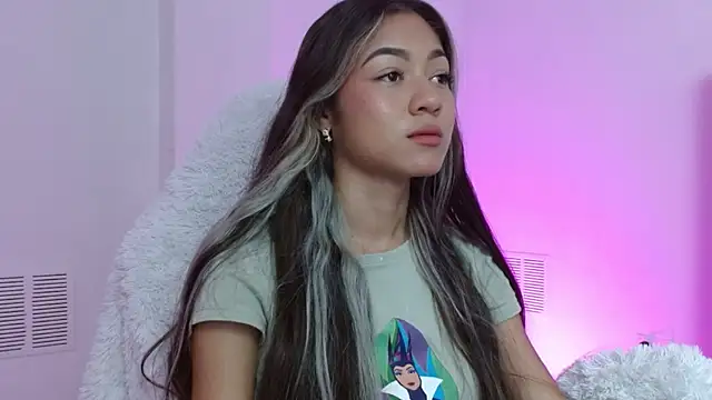 Snapshot of hantonella_ chatting on 11.07.25 hantonella online show from 11.07.25