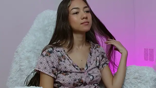 Snapshot of hantonella_ chatting on 11.18.25 hantonella online show from 11.18.25