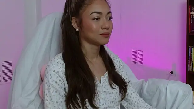 Snapshot of hantonella_ chatting on 11.20.25 hantonella online show from 11.20.25