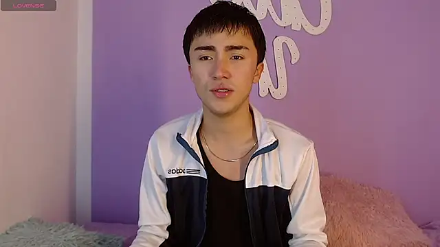 santi-fabulous online show from 12.04.24