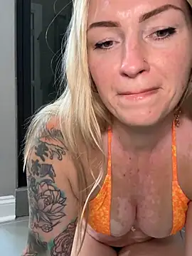 Snapshot of MaggieMayI89 chatting on 06.27.26 MaggieMayI89 online show from 06.27.26