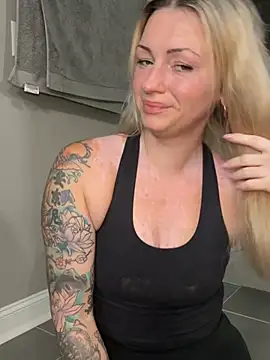 Snapshot of MaggieMayI89 chatting on 07.11.26 MaggieMayI89 online show from 07.11.26
