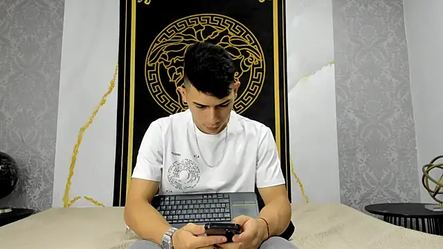 andrew rose  online show from 01.11.25