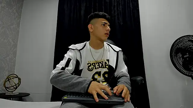 andrew rose  online show from 02.13.25