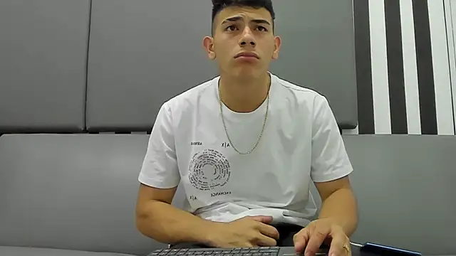 andrew rose  online show from 02.15.25