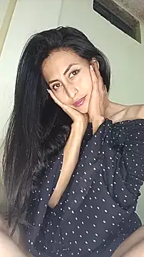 Snapshot of Anahi_cake chatting on 02.18.25 Anahi cake online show from 02.18.25