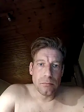 MArciQuarky online show from 02.12.25