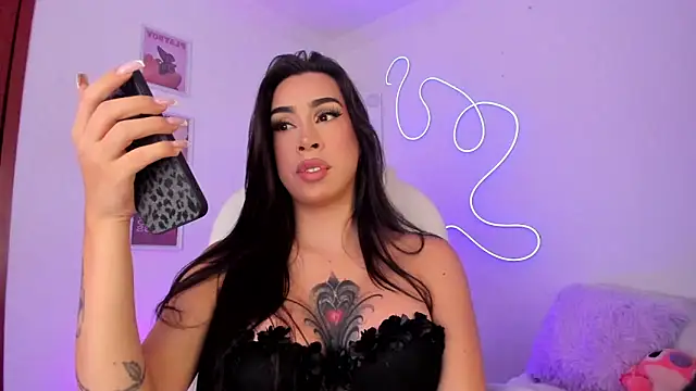 Snapshot of JulietaBomGV chatting on 03.22.25 JulietaBomGV online show from 03.22.25