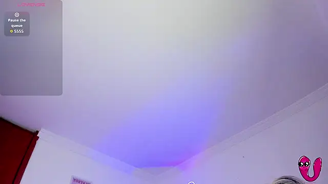 Snapshot of JulietaBomGV chatting on 10.06.25 JulietaBomGV online show from 10.06.25