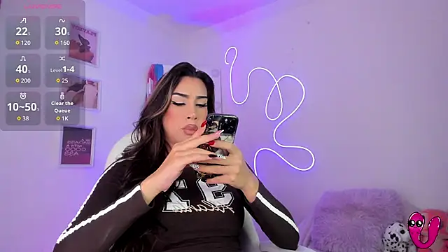 Snapshot of JulietaBomGV chatting on 11.20.25 JulietaBomGV online show from 11.20.25