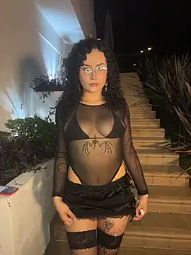 Snapshot of Electra_doll_ chatting on 11.13.25 Electra doll online show from 11.13.25