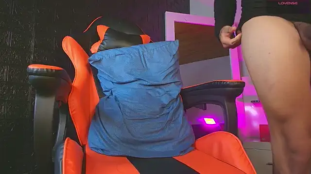 charlotte cruzx online show from 10.26.25