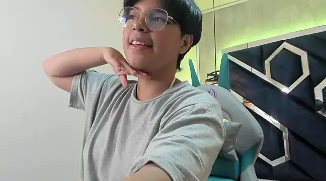 Emmapark  online show from 02.04.25