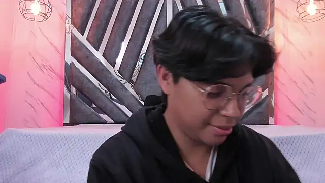 Emmapark  online show from 02.13.25