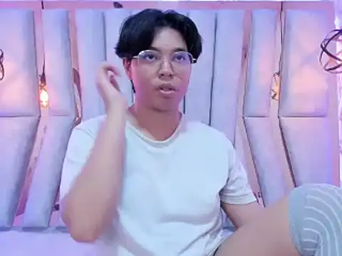 Emmapark  online show from 02.21.25