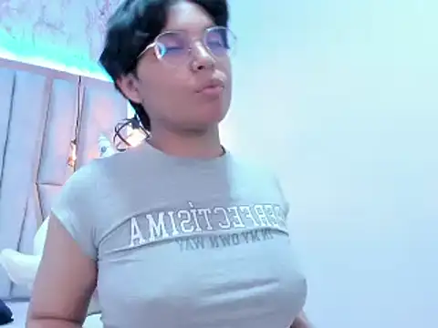 Emmapark  online show from 02.21.25