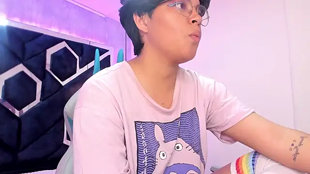 Emmapark  online show from 02.23.25