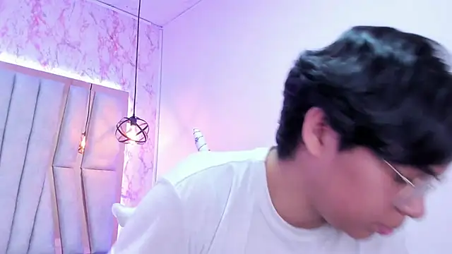 Emmapark  online show from 02.28.25