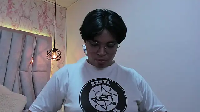 Emmapark  online show from 03.04.25