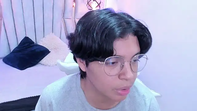 Emmapark  online show from 03.19.25