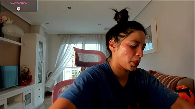 bella apont online show from 09.21.25