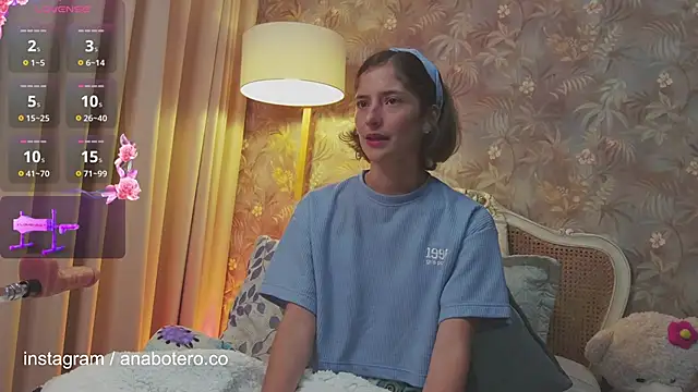 Snapshot of KittyAna chatting on 01.12.25 KittyAna online show from 01.12.25