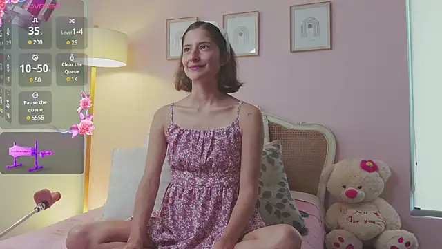 Snapshot of KittyAna chatting on 02.17.25 KittyAna online show from 02.17.25