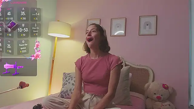 Snapshot of KittyAna chatting on 02.26.25 KittyAna online show from 02.26.25