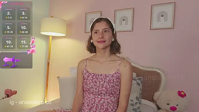 Snapshot of KittyAna chatting on 03.04.25 KittyAna online show from 03.04.25