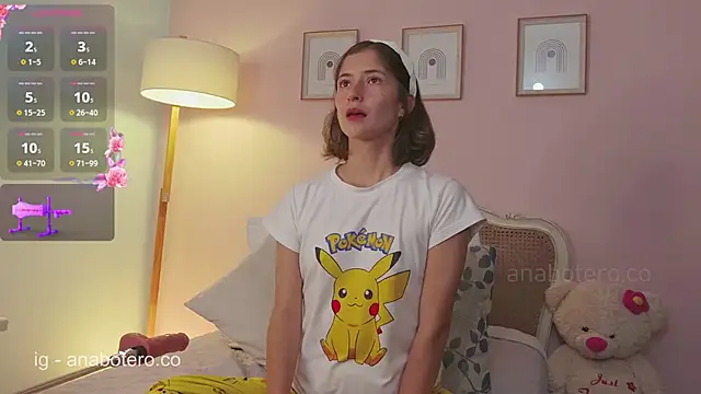 Snapshot of KittyAna chatting on 03.13.25 KittyAna online show from 03.13.25