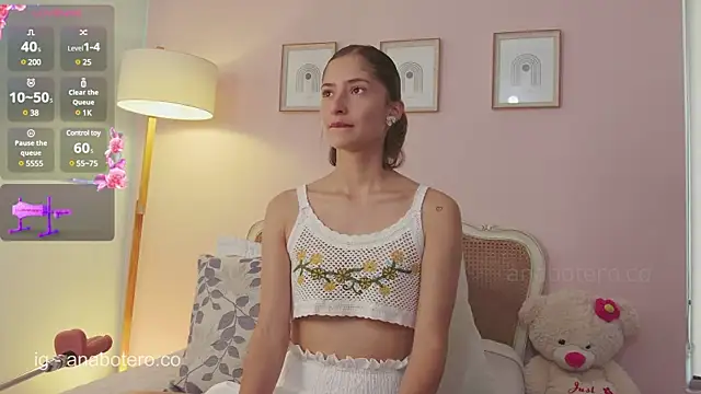 Snapshot of KittyAna chatting on 03.13.25 KittyAna online show from 03.13.25