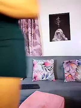 Snapshot of Charlotte_Bayron chatting on 02.05.25 Charlotte Bayron online show from 02.05.25