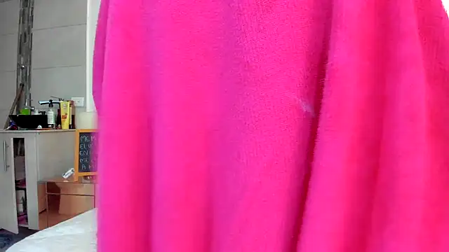 Snapshot of emilyparkerr01 chatting on 12.09.24 emilyparkerr01 online show from 12.09.24