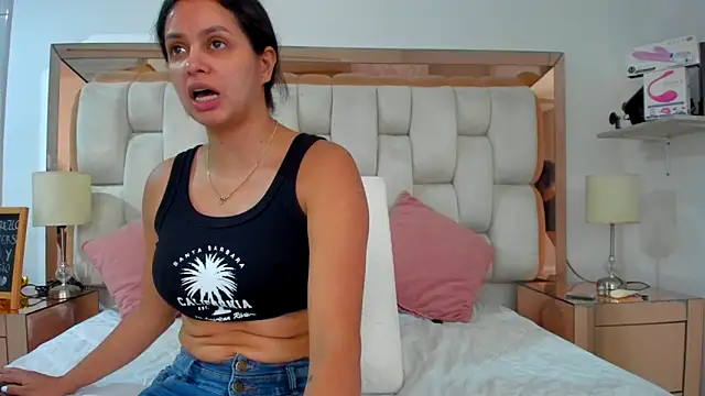 Snapshot of emilyparkerr01 chatting on 11.06.25 emilyparkerr01 online show from 11.06.25