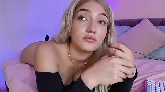 Snapshot of Giaa_Ross chatting on 01.30.25 Giaa Ross online show from 01.30.25