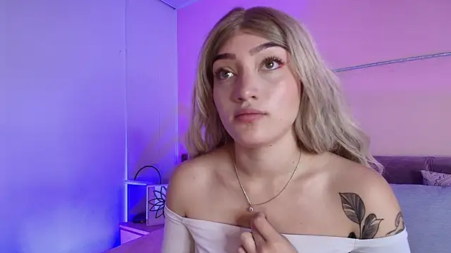 Snapshot of Giaa_Ross chatting on 01.31.25 Giaa Ross online show from 01.31.25