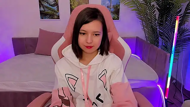 Lina Brownie online show from 02.28.25