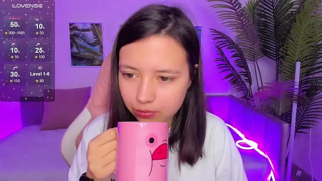 Lina Brownie online show from 10.04.25