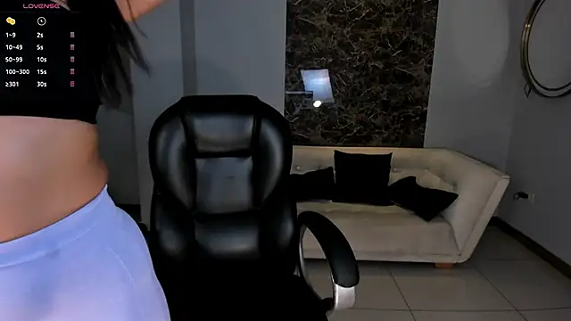 CharlotteCox  online show from 01.13.25