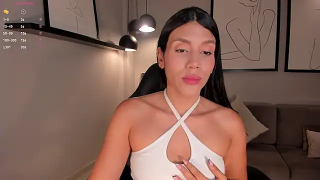 CharlotteCox  online show from 01.21.25