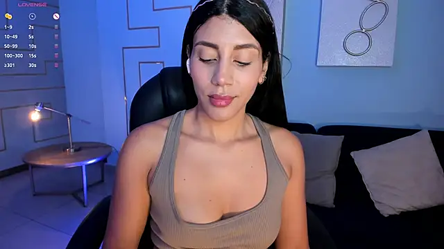 CharlotteCox  online show from 02.05.25