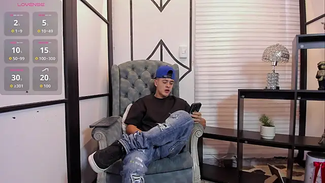 JuniorMorris  online show from 09.30.25