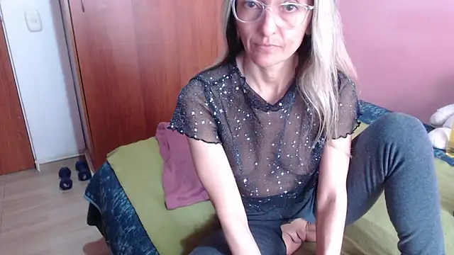 Snapshot of Susanlover chatting on 01.31.25 Susanlover online show from 01.31.25