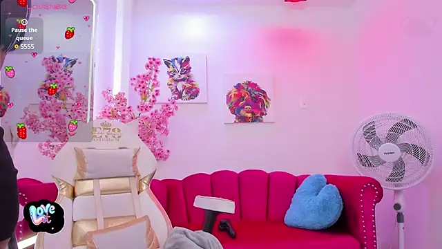 Miss dolly  online show from 03.10.25