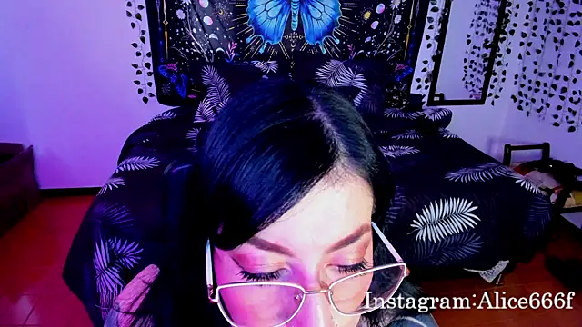 Snapshot of alice_666f chatting on 10.07.25 alice 666f online show from 10.07.25