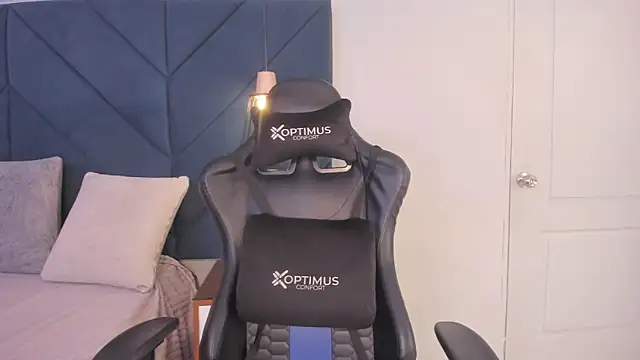 Snapshot of sarita_hills chatting on 12.18.24 sarita hills online show from 12.18.24